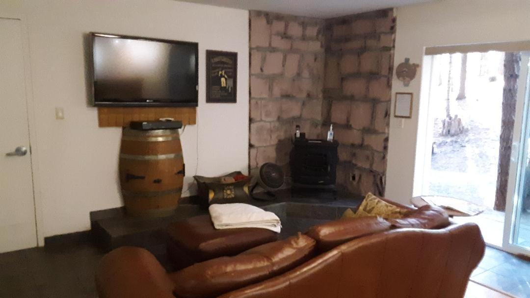 Westeros Inn - No Xtra Fees, Dogs OK, King&Queen Beds Arnold Exterior foto